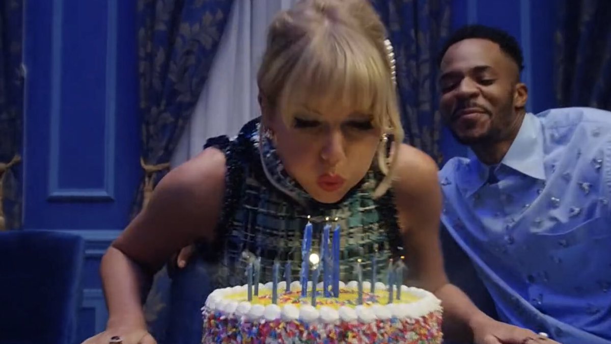 benjamin_pryor's tweet photo. Anyone else count 13 candles?🤔 #LoverMusicVideo #Lover #TaylorSwift @taylornation13 https://t.co/WkgDi9k1bQ
