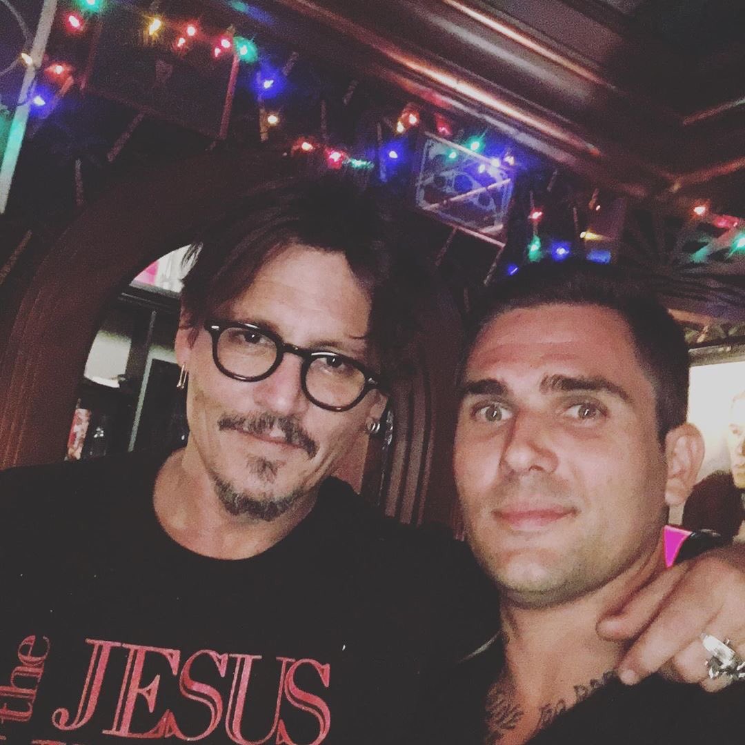 𝕁𝕠𝕙𝕟𝕟𝕪 𝕤 𖧷 ℍ𝕖𝕒𝕣𝕥𝕒𝕣𝕥 jd Ryanleone85 ℹ 先週末 ジョニーの家で 素敵な時を過ごしました 初めて会った彼 とてもクールでユニークなアーティスト ハンターs トンプソンについて何時間も過ごし彼の悪名高い煙草ホルダーをくれた 𝕁𝕠𝕙𝕟𝕟𝕪 𝕤 𖧷 ℍ𝕖𝕒𝕣𝕥𝕒𝕣𝕥 jd Ryanleone85 ℹ 先週末 ジョニーの家で 素敵な時を過ごしました 初めて会った彼 とてもクールでユニークなアーティスト ハンターs トンプソンについて何時間も過ごし彼の悪名高い煙草ホルダーをくれた