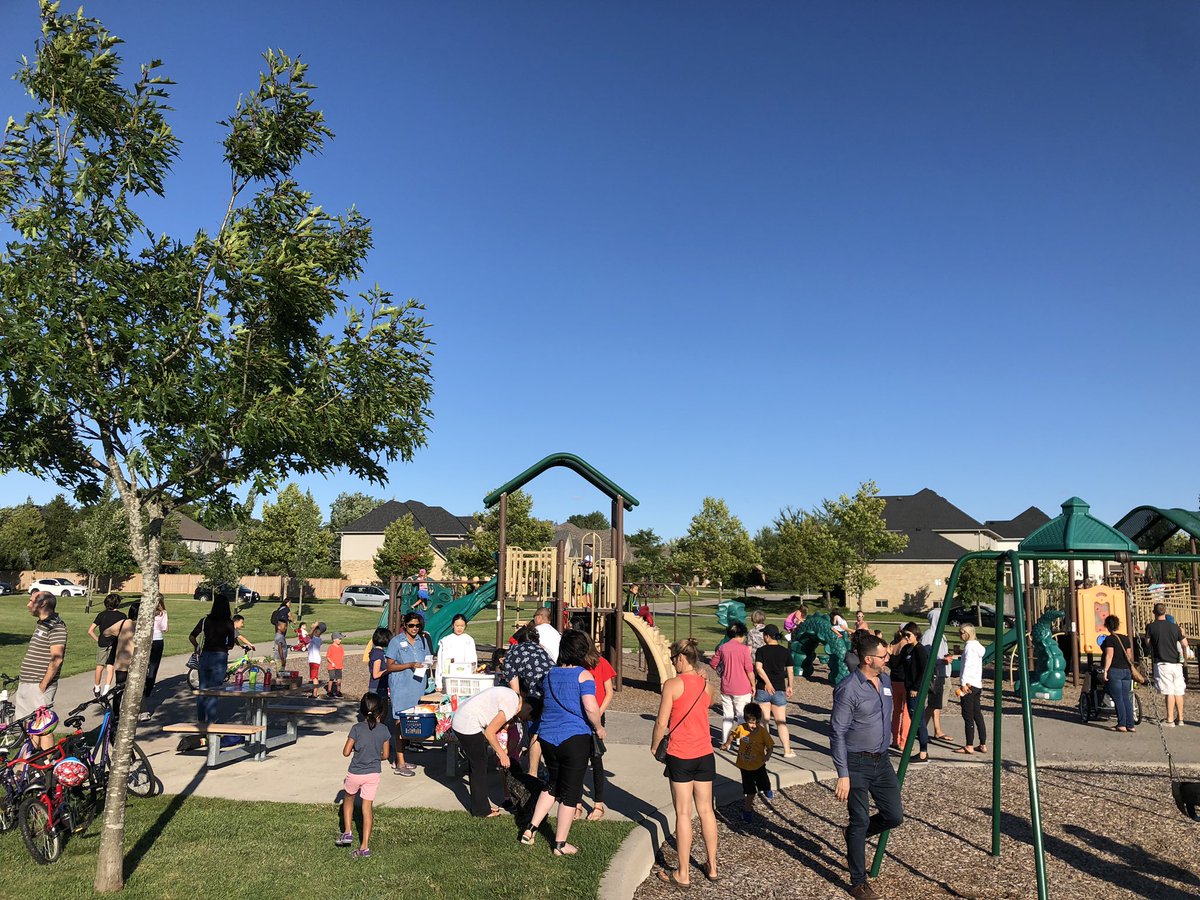 Incredible community event <a href="/MasonvilleTVDSB/">Masonville PS TVDSB</a> getting families together and collect food donations for our Schools Supporting Schools project. Lots of smiles, laughter and excitement as we get ready for a new school year <a href="/TVDSB/">Thames Valley DSB</a>