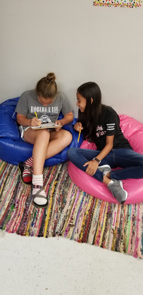 khayes0203's tweet photo. Practicing writing dialogue with our characters, Barky VonPointer and Ziggy Star-Ruff. The Ss paired up with a partner and took turns writing dialogue for each character. I always love hearing what conversations they create! Bonus, the Ss love it! @PanthersEMS @TCSPublic https://t.co/FLDBbOrNW9