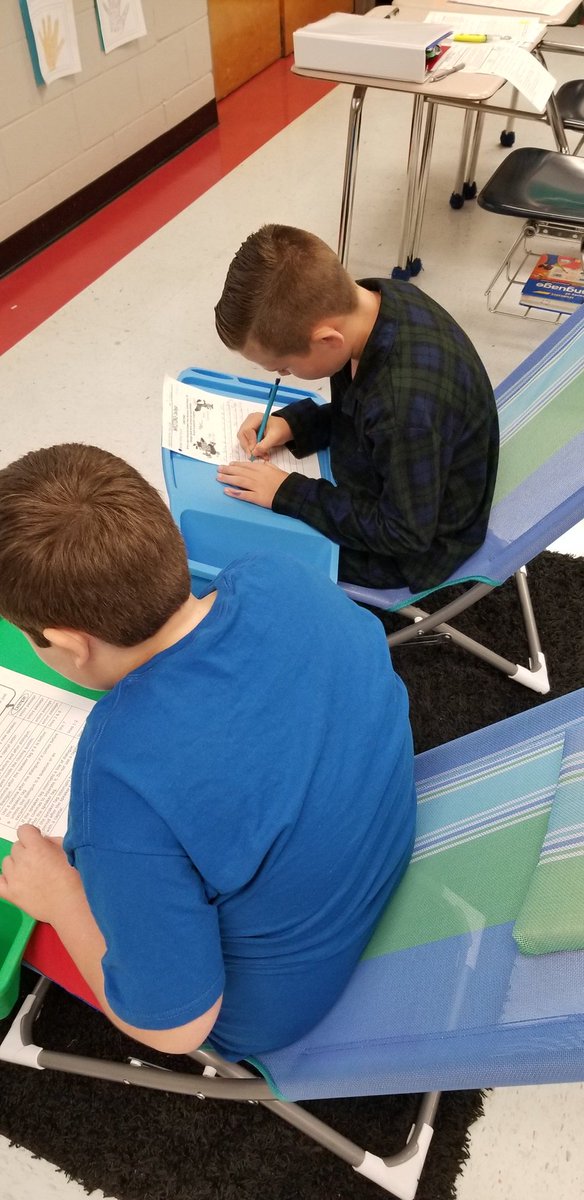 khayes0203's tweet photo. Practicing writing dialogue with our characters, Barky VonPointer and Ziggy Star-Ruff. The Ss paired up with a partner and took turns writing dialogue for each character. I always love hearing what conversations they create! Bonus, the Ss love it! @PanthersEMS @TCSPublic https://t.co/FLDBbOrNW9