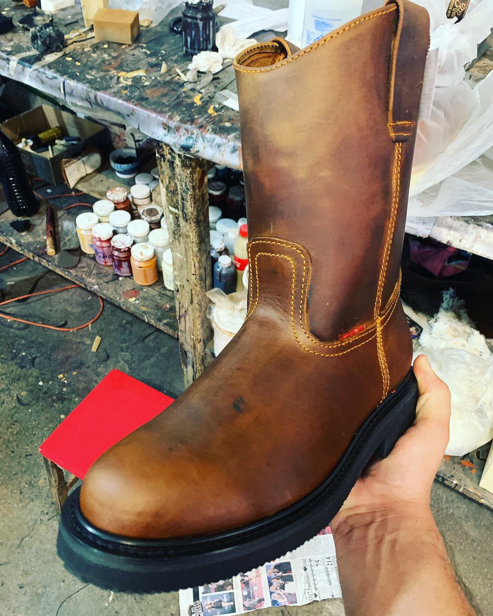 BotinesDMendez's tweet photo. #Bota #roperboots #roper y Botin #lechera en #grasoleather #workboots #goodyearwelted #goodyearwelt #welt #botasybotinesdmendez #botinesdmendez #dmendez #madeinmexico #hechoenmexico #handmade #hechoamano #boots https://t.co/SfVpOXjQmN