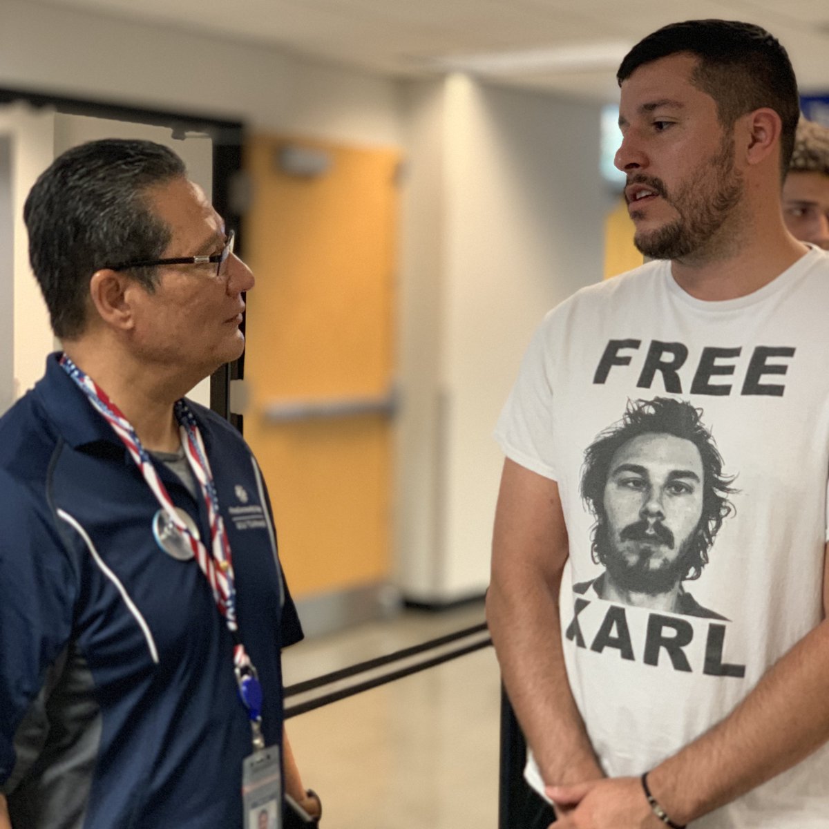 pimatweets's tweet photo. 8/22 Chancellor Lambert chatted with students at West Campus Student Services: Andres Ferreira, who has a Pima AA &amp; is back for social services studies, &amp; Tahira Adan, who is studying Psychology &amp; Neurosciences to transfer to a university. #backtopima19 #keepstrivingpima https://t.co/FtwXWb6q9v