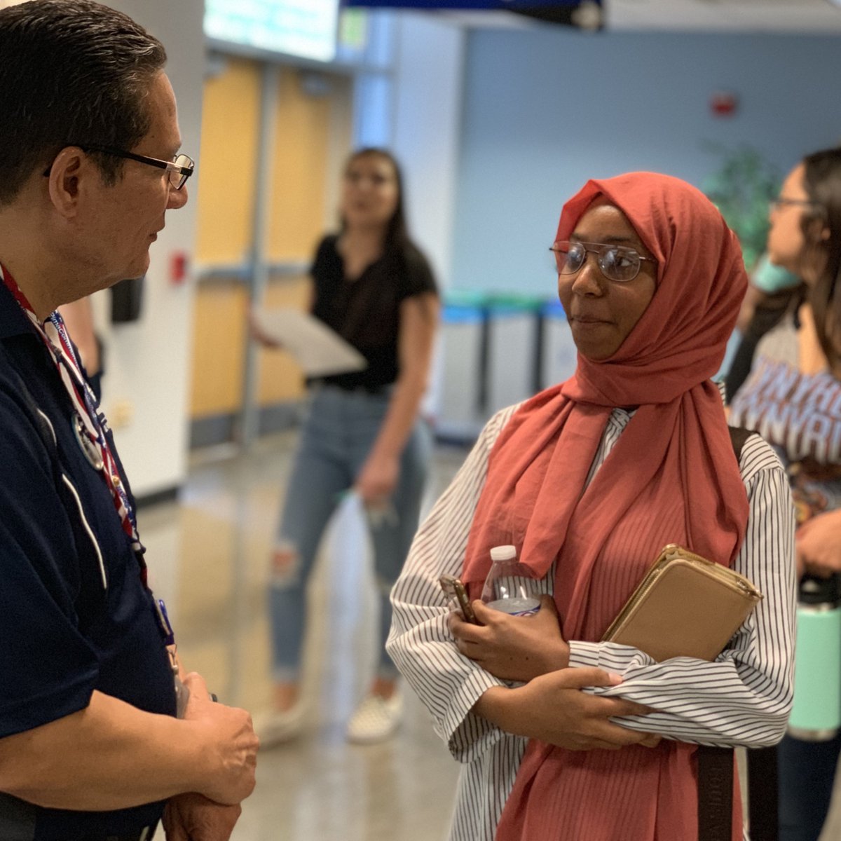 pimatweets's tweet photo. 8/22 Chancellor Lambert chatted with students at West Campus Student Services: Andres Ferreira, who has a Pima AA &amp; is back for social services studies, &amp; Tahira Adan, who is studying Psychology &amp; Neurosciences to transfer to a university. #backtopima19 #keepstrivingpima https://t.co/FtwXWb6q9v