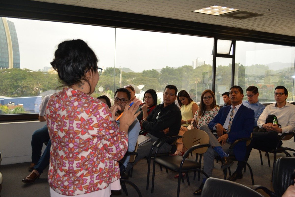 ConsejoComEc's tweet photo. El @ConsejoInfoCom desarrolló un espacio de formación sobre "Lenguaje positivo para la inclusión de los grupos de atención prioritaria". El evento forma parte del Plan de Capacitación “Herramientas de comunicación para públicos diversos”. #ACTVE https://t.co/VXrsRPOMiX