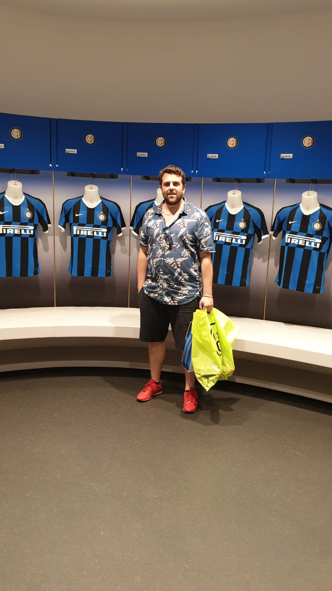 Trancez0r's tweet photo. Today was a great day. I finally got to visit the iconic San Siro and see more of Milano. Lovely city with amazing food and so much history behind it. On-ward to Venice tomorrow. #roadtripupdates https://t.co/PCWRuSAXRJ
