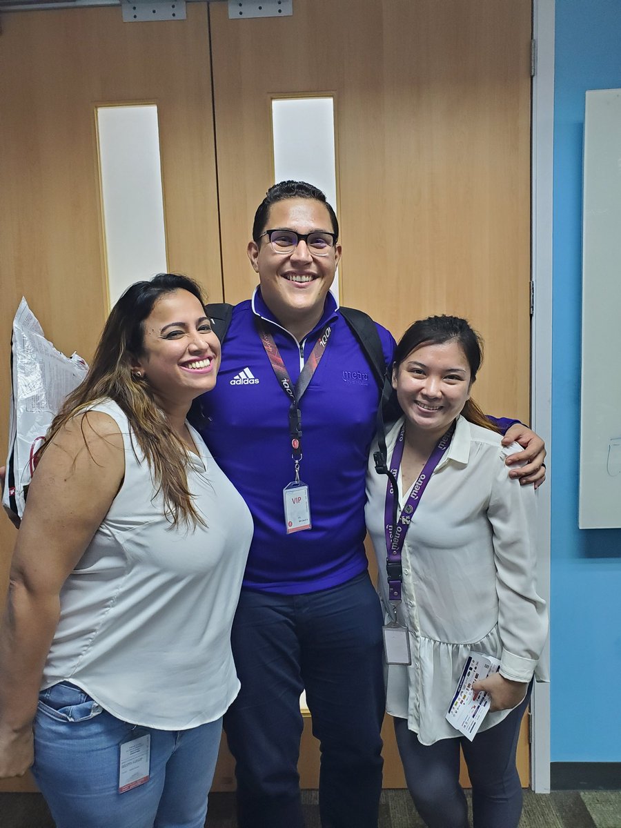 Markjones291's tweet photo. Mock Call with Eduardo!You did great guys💜good job🤙Enjoy your GC's🎉🎊
#PurpleLIFE
#WeareMETRO
#Wave327
#TrainingisFUN
@Norris_MPCS @Greg_MPCS @Josie_MPCS @HPDEC1969 @Jamie_Metro @jayndallas55 @Daniel_S181 @iamyourritzy @ONE_Clarktastic https://t.co/nljs4RUURc