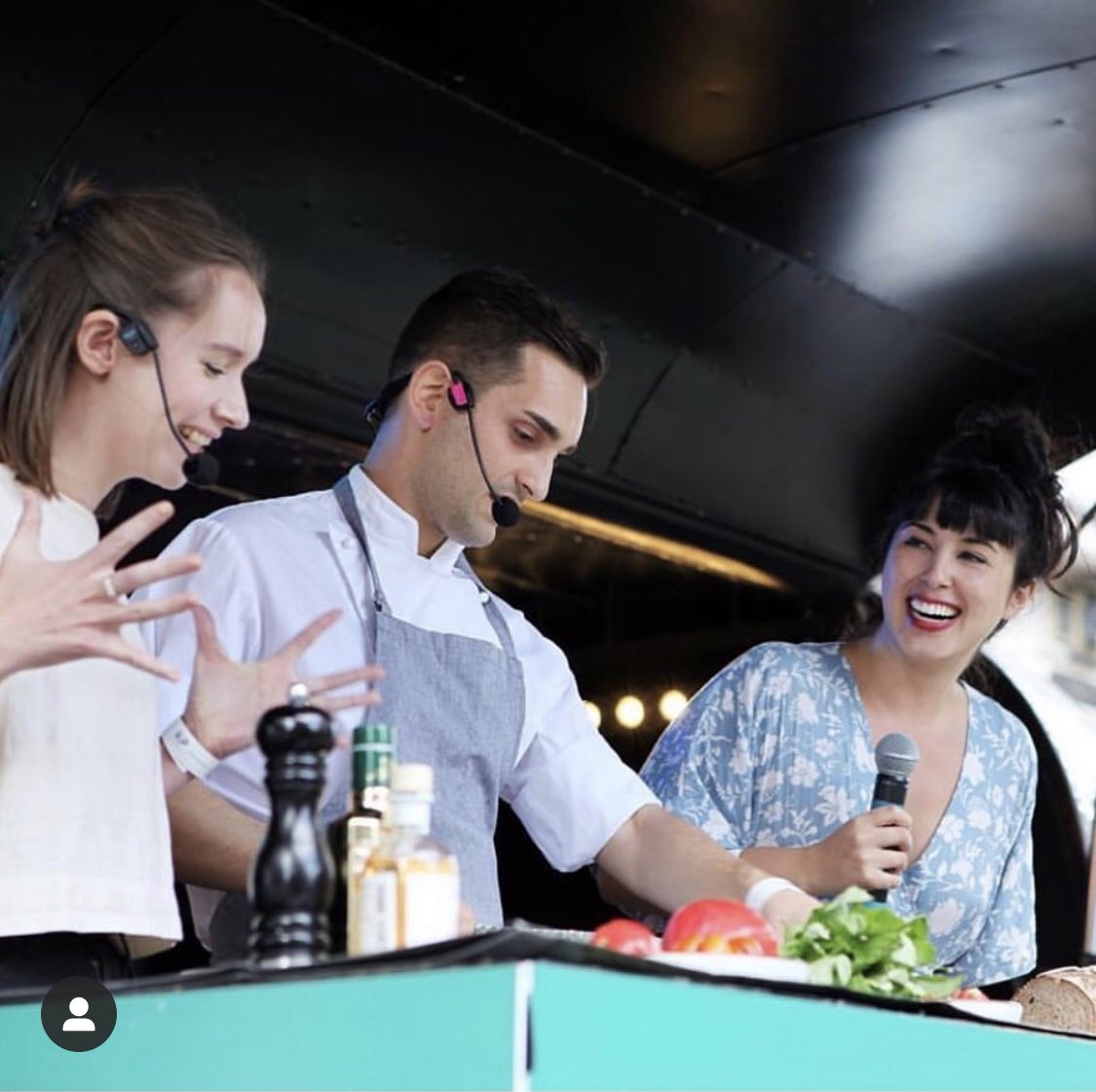 Frescobaldi_LDN's tweet photo. Did you know bread is the most thrown out food in the UK? Our *old bread* panzanella salad where our chef Francesco brings back old bread into life looks good on @melissa.hemsley 🥗❤️ Join us in supporting @regentstreetw1 ‘s #foodwastepledge to lower food waste #melissahemsley https://t.co/QuYqMxaCe5