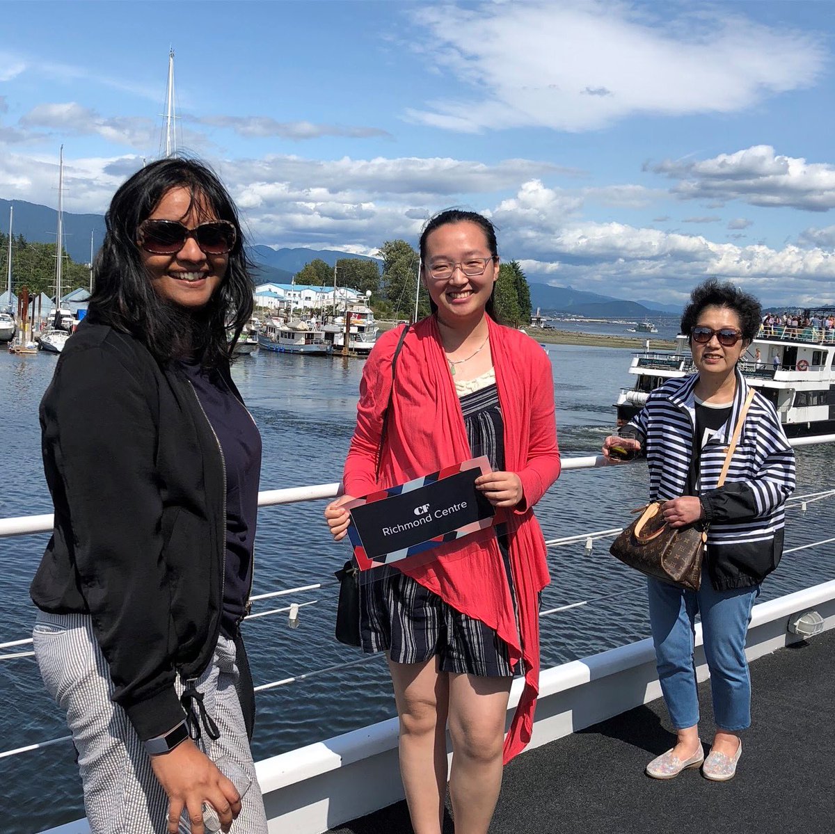 CadFairview's tweet photo. Happy #OneCFDay to all of our CFers across the country! We celebrated our employees with a variety of experiences in our local CF communities. https://t.co/Q5oL4TQZ2c