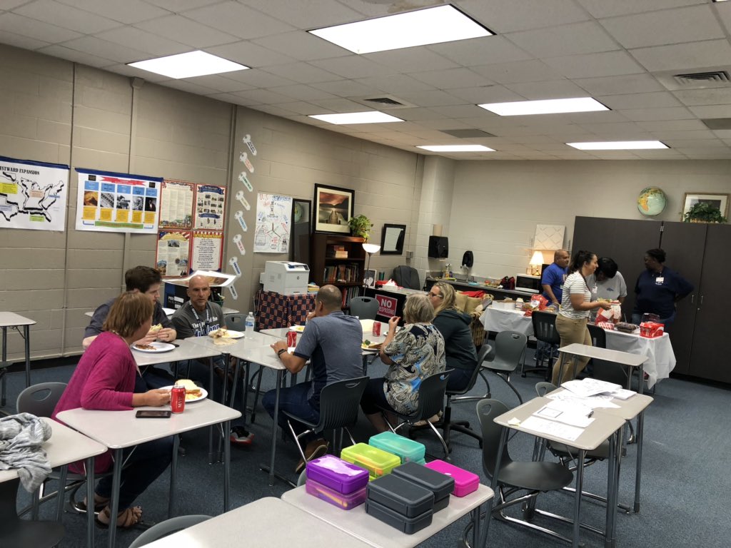 Social Studies department lunch!! LOVE these people and their dedication to our kiddos! ❤️#allaboutthedean <a href="/Dean_CFISD/">Dean Middle School</a> <a href="/CyFairSSS/">CFISD Secondary Social Studies</a>