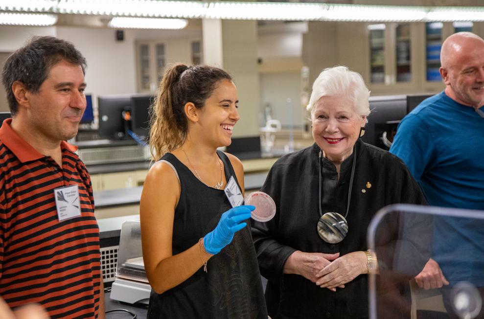 UTM's tweet photo. Lieutenant Governor @LGLizDowdeswell learns how the Amgen Biotech Experience gives high school students hands-on #BiotechInTheClassroom experience. 📚🔬
Read more: https://t.co/QbfvfcITGB

@ABEUTM1 @UTM_CPS @UTMBiology @AmgenCanadaGM  @ABEProgOffice 
@AmgenFoundation https://t.co/eqHyCN1t72