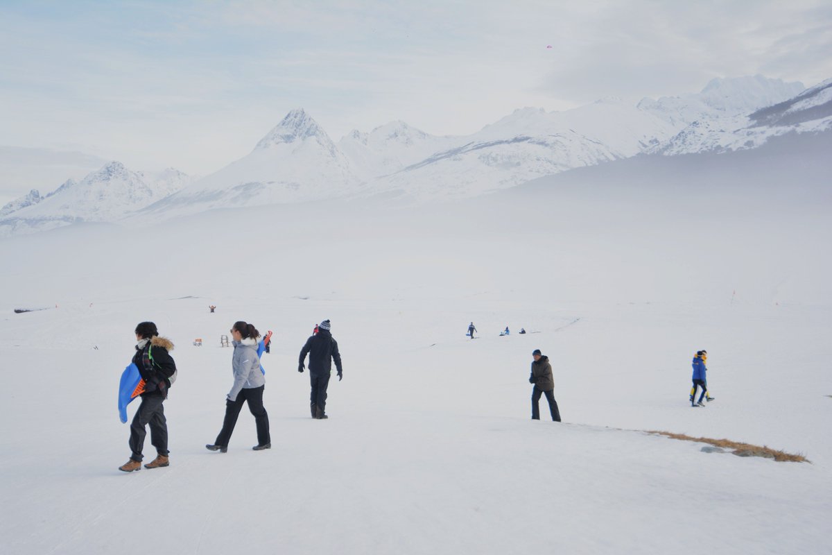 TurismoTDF's tweet photo. La bruma del valle de Tierra Mayor transforma el paisaje #VamosALaNieve #TierraMayor #FinDelMundo #TierraDelFuego #Ushuaia #Invierno2019 https://t.co/RtH55ErRVH