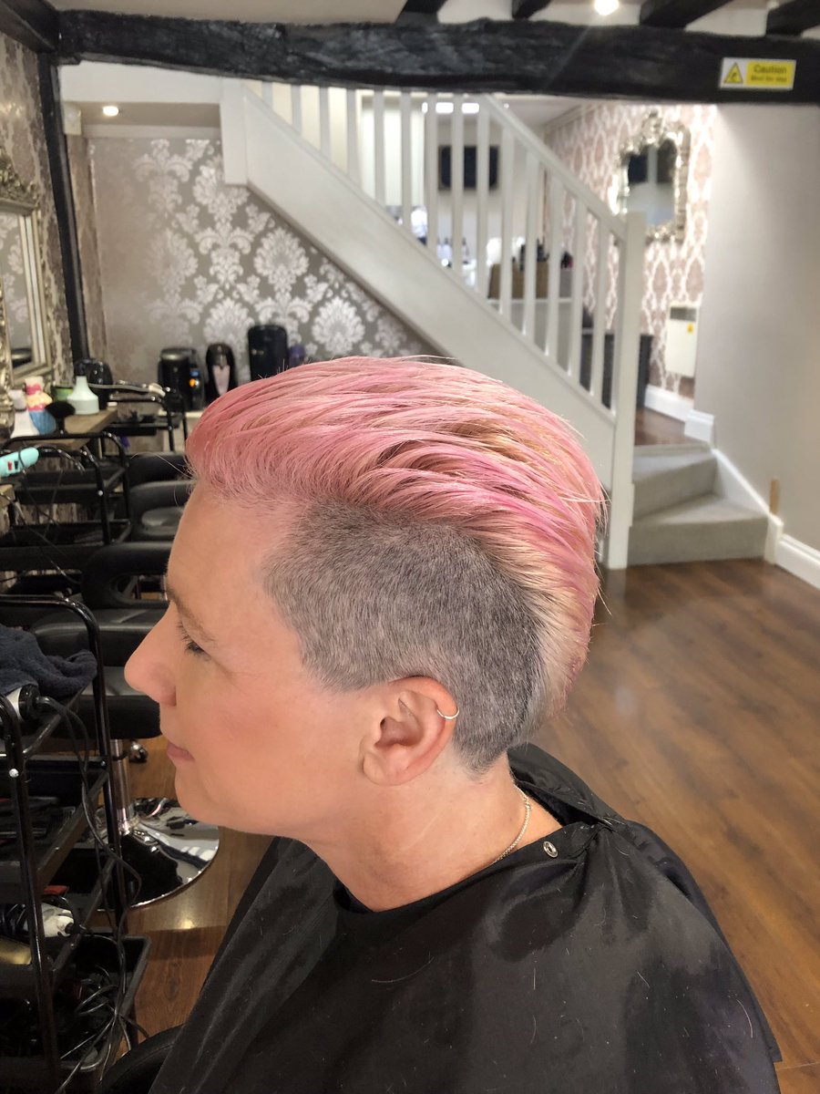 Slate &amp; Pink from <a href="/CrazyColorLtd/">CrazyColor</a> 😍
⠀
Who’s excited for a long weekend!?😋😁
⠀
#salisburybid #salisburyindies #salisburylife #misstiffs