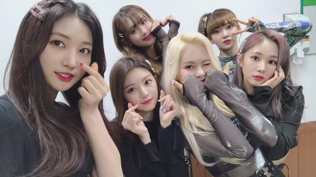 Эверглоу группа ирон. Группа эверглоу участницы. Everglow zombie. Эверглоу кпоп. Everglow art.