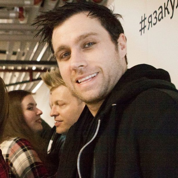 MaryJaneWat007's tweet photo. #365reasonstoloveMattWalst #MattWalst #ThreeDaysGrace
123. He makes people and things around him are better. He inspires others, radiates light, makes life more kind. Thanks of him many people believed in themselves
It seems like he can fix everything with his light and kindness. https://t.co/MgQdkLB2sW