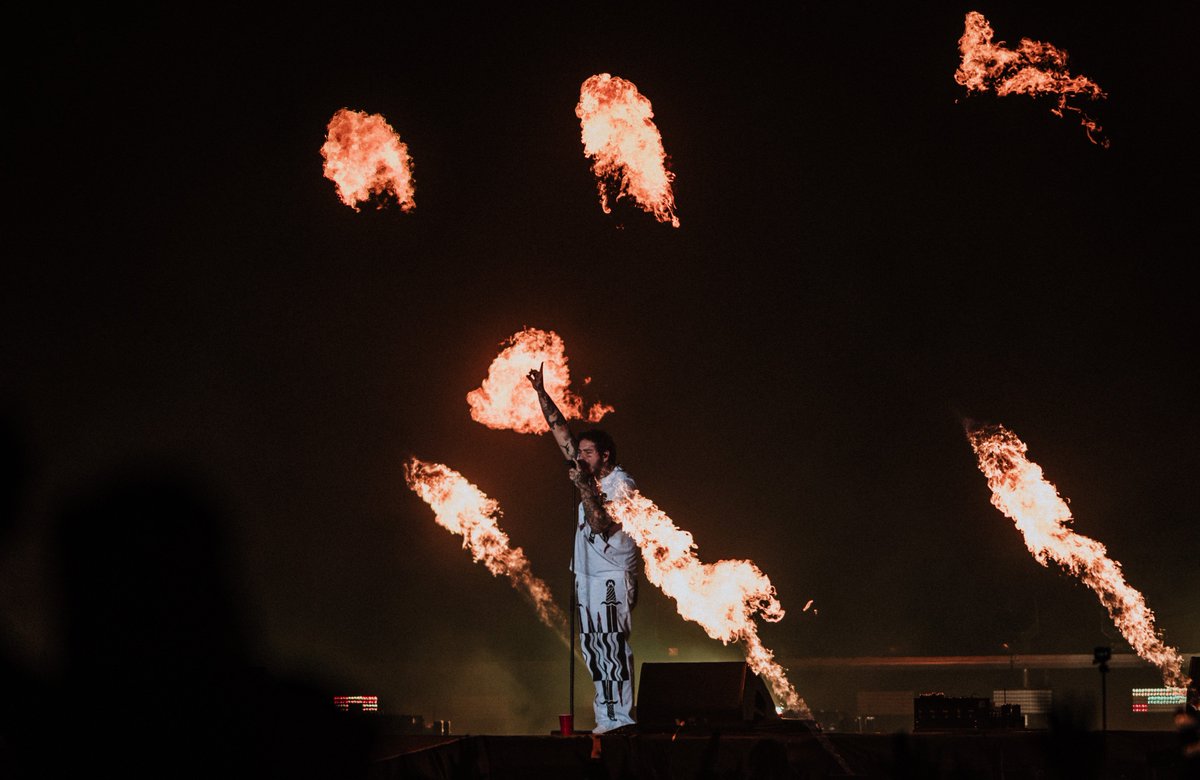 flashbachphotos's tweet photo. @PostMalone was amazing, this legend inspired me so much 🤘🏽 https://t.co/KyHFdWWTzI
