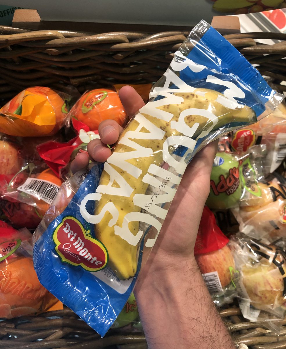 LuisitoComunica's tweet photo. Acabo de ver esto en un supermercado de Dubai. FRUTA EN ENVOLTURA DE PLÁSTICO.

Merecemos todo lo que pasa con el planeta. https://t.co/RnosZj6p3R