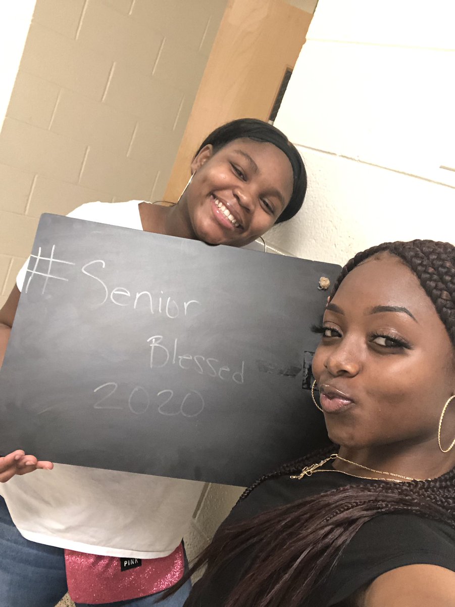 hoesknowdee's tweet photo. #2eni0rblessed
@mswboyd @RNECavaliers @Sabrina_suber @MrsTNicholson https://t.co/NlCNpwKr2N