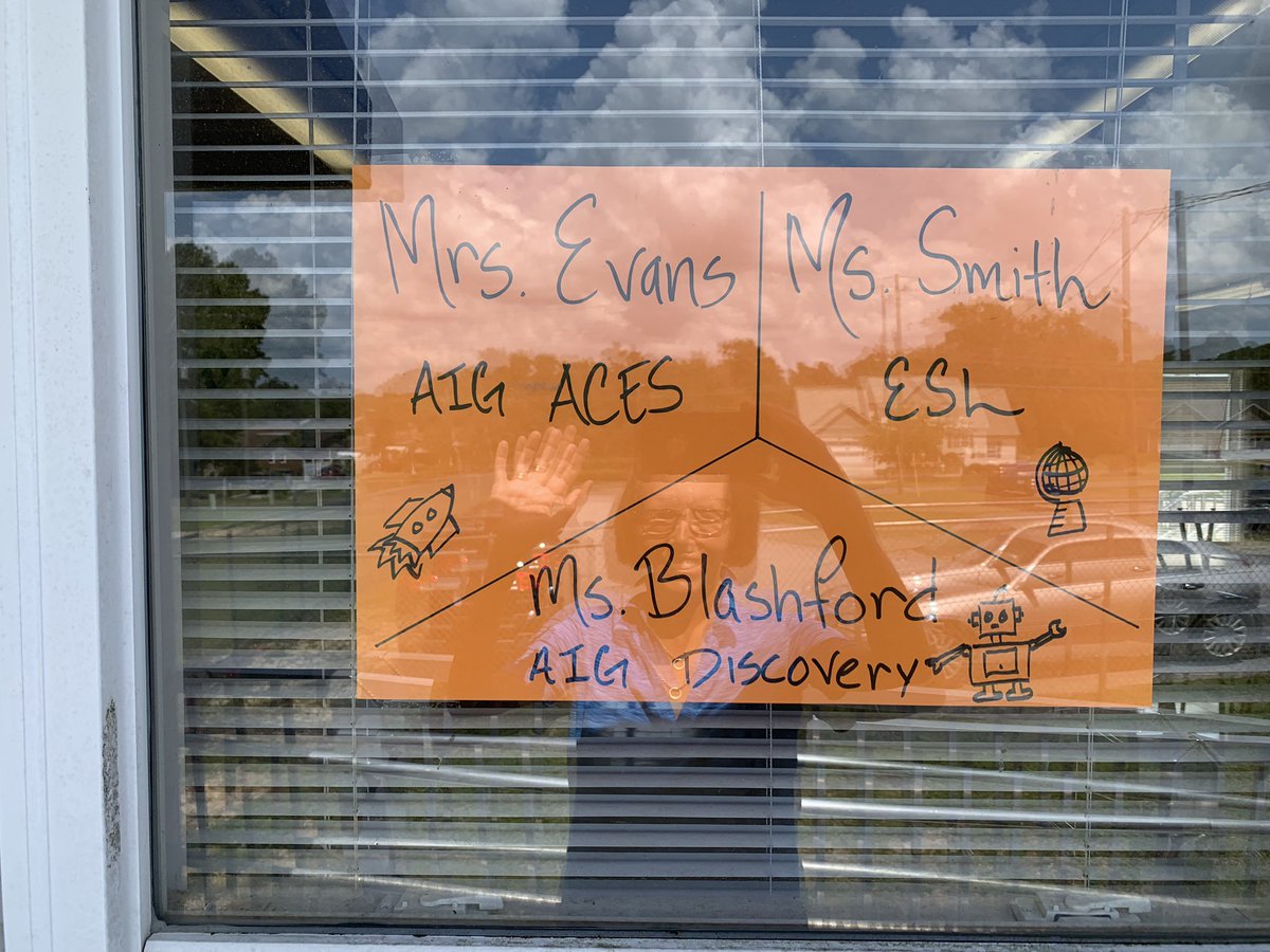 JEvans4Science's tweet photo. Getting my hut at school #1 of 3 ready for students https://t.co/4pPCVCBRGL