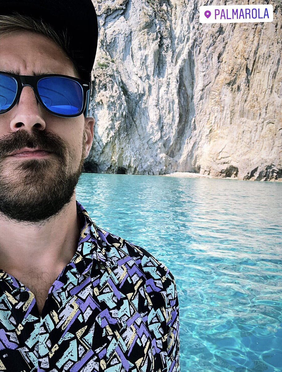 BizioPremium's tweet photo. Volevo fà il sexy, niente da fare 🤣
#feriando #sanfabrizio #palmarola https://t.co/hFU1DPdn6p