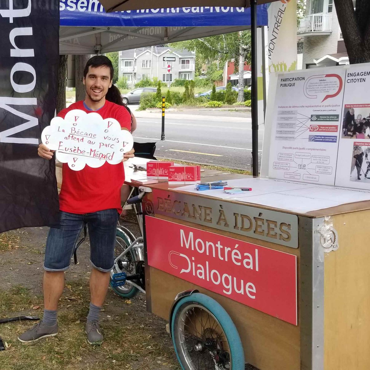 BecaneIdees's tweet photo. Montréal Dialogue | Jusqu'à 17h, nous sommes à la Kermesse des aînés au Parc Eusèbe-Ménard dans Montréal-Nord. Venez nous rencontrer! 😀 En savoir plus sur Montréal Dialogue👉https://t.co/81lr96VauF @MTL_Ville https://t.co/szM9HjAOAC