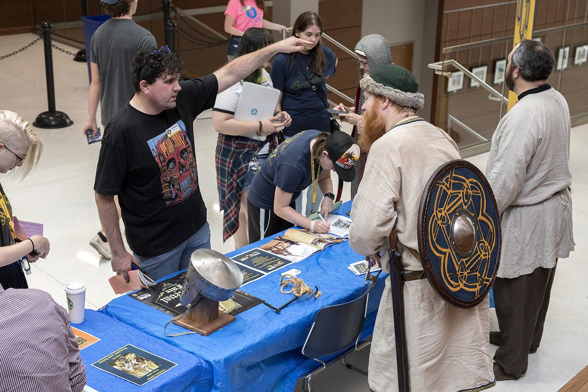 UCOBronchos's tweet photo. Each of our colleges hosted open houses during Welcome Home Week to educate students on the offerings and student organizations in each college! #RollChos #WelcomeHomeWeek #backtoschool See the album: https://t.co/x7HHJ65Fne https://t.co/SiVcrRHZJD