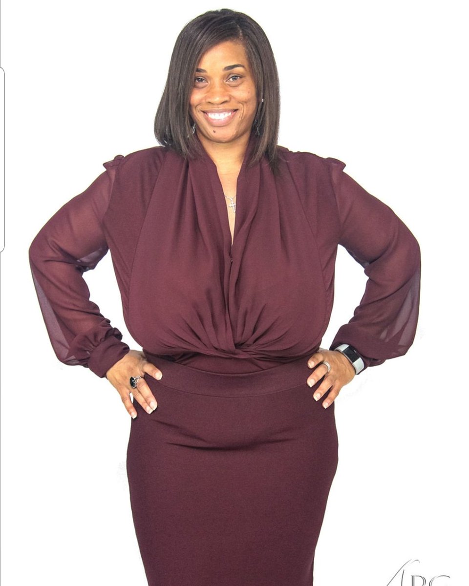 drlakisha_brand's tweet photo. Had a business photo shoot and my photographer worked his magic. 
#lightscameramagic #imsexycool #designereventsbylakisha #eventplanner #eventplanning #eventplannerlife #atleventplanner #interiordesign #interiordesigner #interiordesignerslife #earthquakemoves  #itsme https://t.co/0Rnpq2c6lW