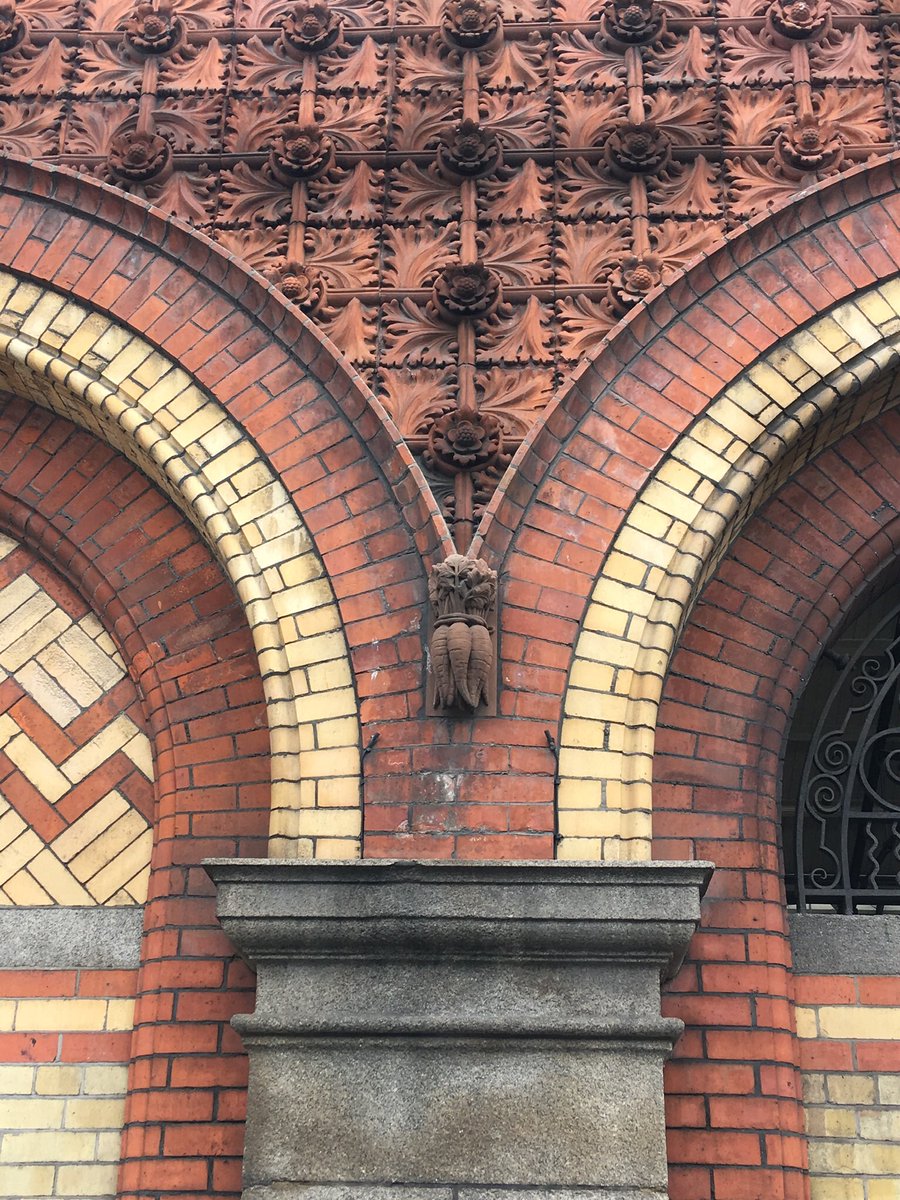 JillKerby's tweet photo. @MichaelsCoDub Let's hope so. I was on a Heritage Week tour of the market area today. Hopefully it's a gentrification that doesn't end up pricing out all the locals &amp; takes a sympathetic view of the extraordinary history of the area...#FruitVegFish  #NewgatePrison https://t.co/NEgl0wysVw