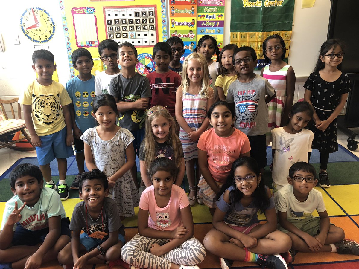 MrsHosen's tweet photo. We had a great first day of second grade!! ☺️ @RLCPrincipal #rlc19 https://t.co/cSgARFkLKN