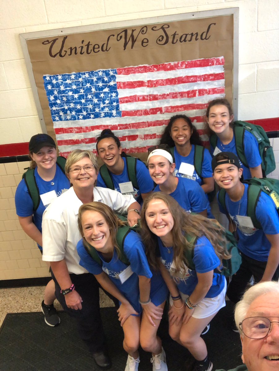NNCERT's tweet image. What a great team of CNU volunteers! They assembled 60 books, 30 first aid kits and 100’s of grab ‘n go med gloves for @NNCERT Each received a backpack with disaster supplies to get the school year off to a safe start! @CNUregistrar @Jefffire89 @NNFire @NewportNews794 @CityofNN