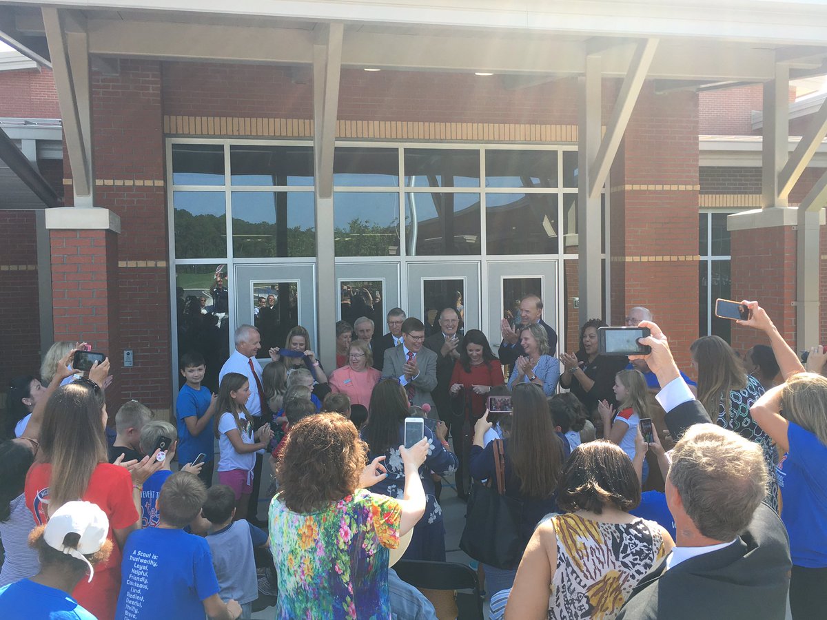 ChingChingSA's tweet photo. Great day for Moore County Schools with the ribbon cutting of McDeeds Creek Elementary School!
#MCSStrong
#McDeedsStrong
#BullCountry
#ChingChing https://t.co/4NDH2kZJJa