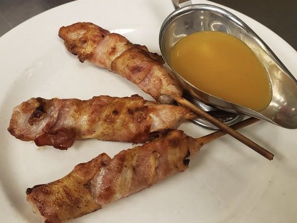 ThatchPompton's tweet photo. Another gem from this week’s specials... Pork Kebabs.  Skewered pork loin wrapped in bacon; served with a citrus honey glaze on the side. #getthatchd #thatchislife #ilovepork #baconwrapped https://t.co/FVDzQ3Ka48