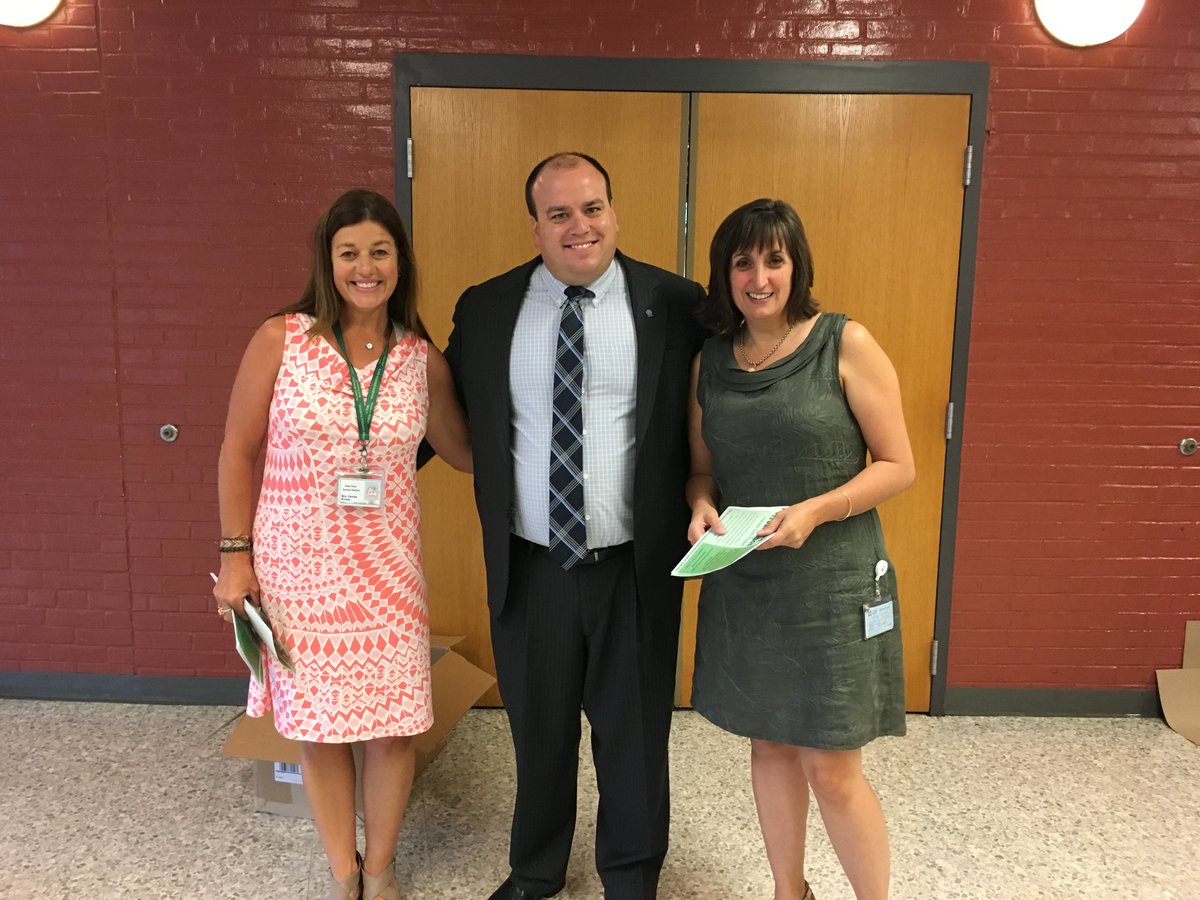 EastPennSD's tweet photo. TU to the @EPSDEdFound for always supporting our district at Convocation each year! #youmatter https://t.co/VGBmVzzefI