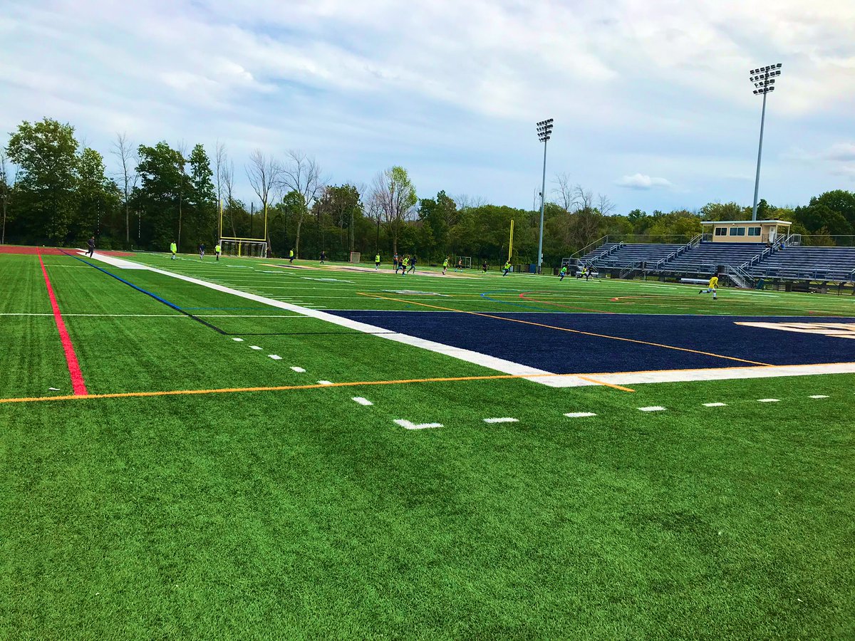 SHCSDAthletics's tweet photo. Boy Soccer working hard this afternoon ⚽️ #preppingforsuccess #SHFC @sweethomeBVsoc https://t.co/nIghzUuVyD