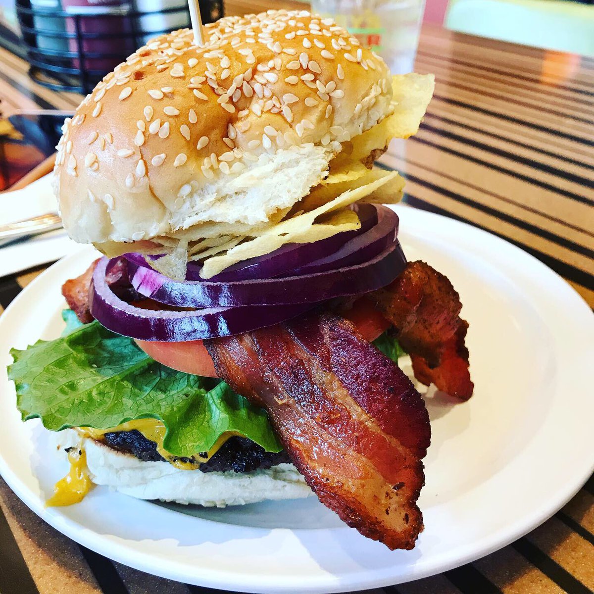 Mister_R_C_'s tweet photo. Stellar Lunch... #crunchified @bobbysburgerpal #LasVegas https://t.co/zaGbaP0d5U
