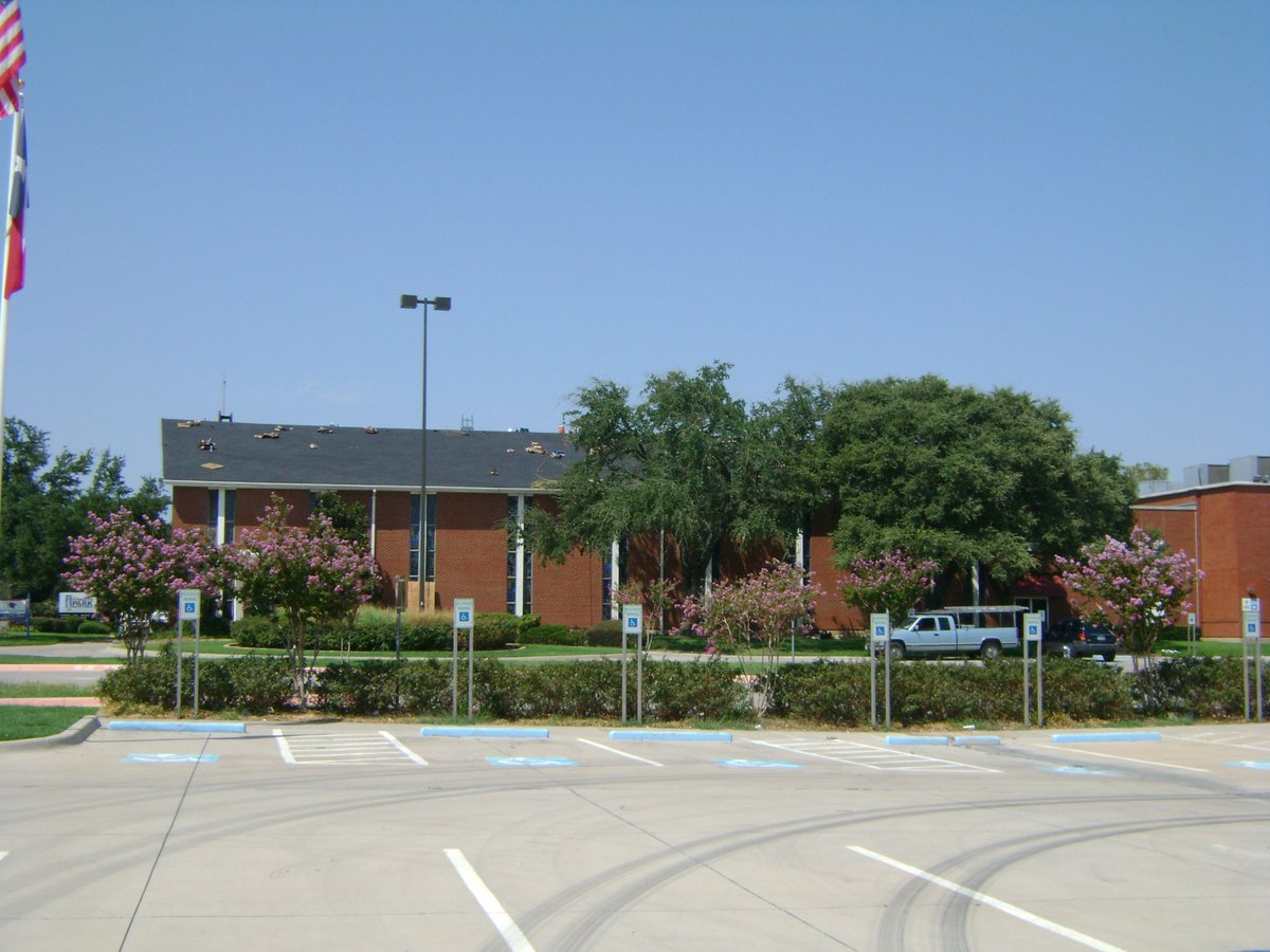 SPCCONSTRUCTION's tweet photo. Trust your commercial roofing project to SPC Construction and Roofing. We won't rest until you are satisfied with our work! https://t.co/kvSKQII7Rv #construction #roofing #roofer #dallas #dallastx #texasroofer #commercialroofing #toproofer https://t.co/rtSJfs4ejI