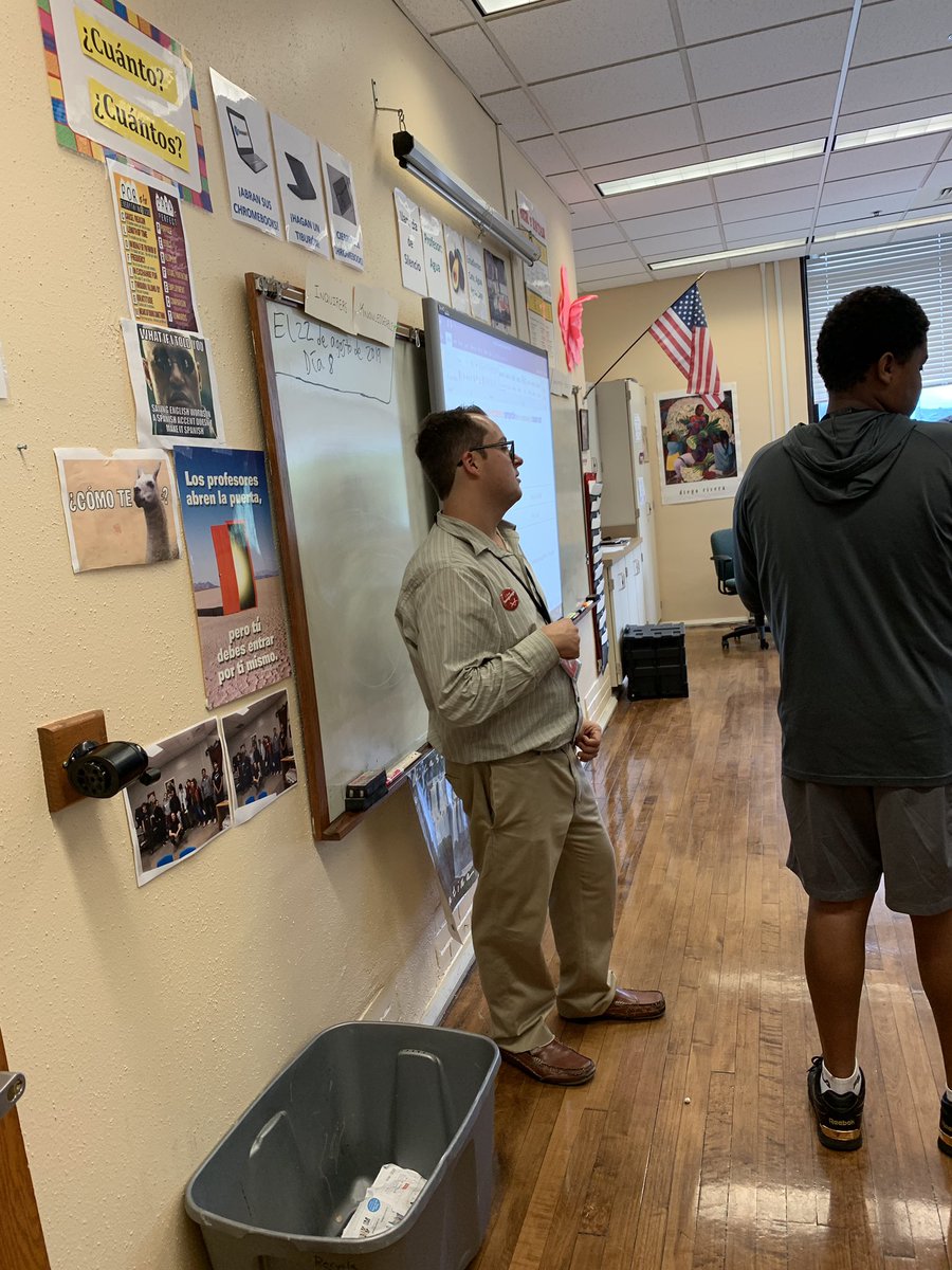 DrGTeague's tweet photo. I spy with my little eye @mr_lightner unpacking a Statement of Inquiry with Project Lab students! #BulldogNationIBWorld @CHSIBMYP https://t.co/i5z2ulIWn6