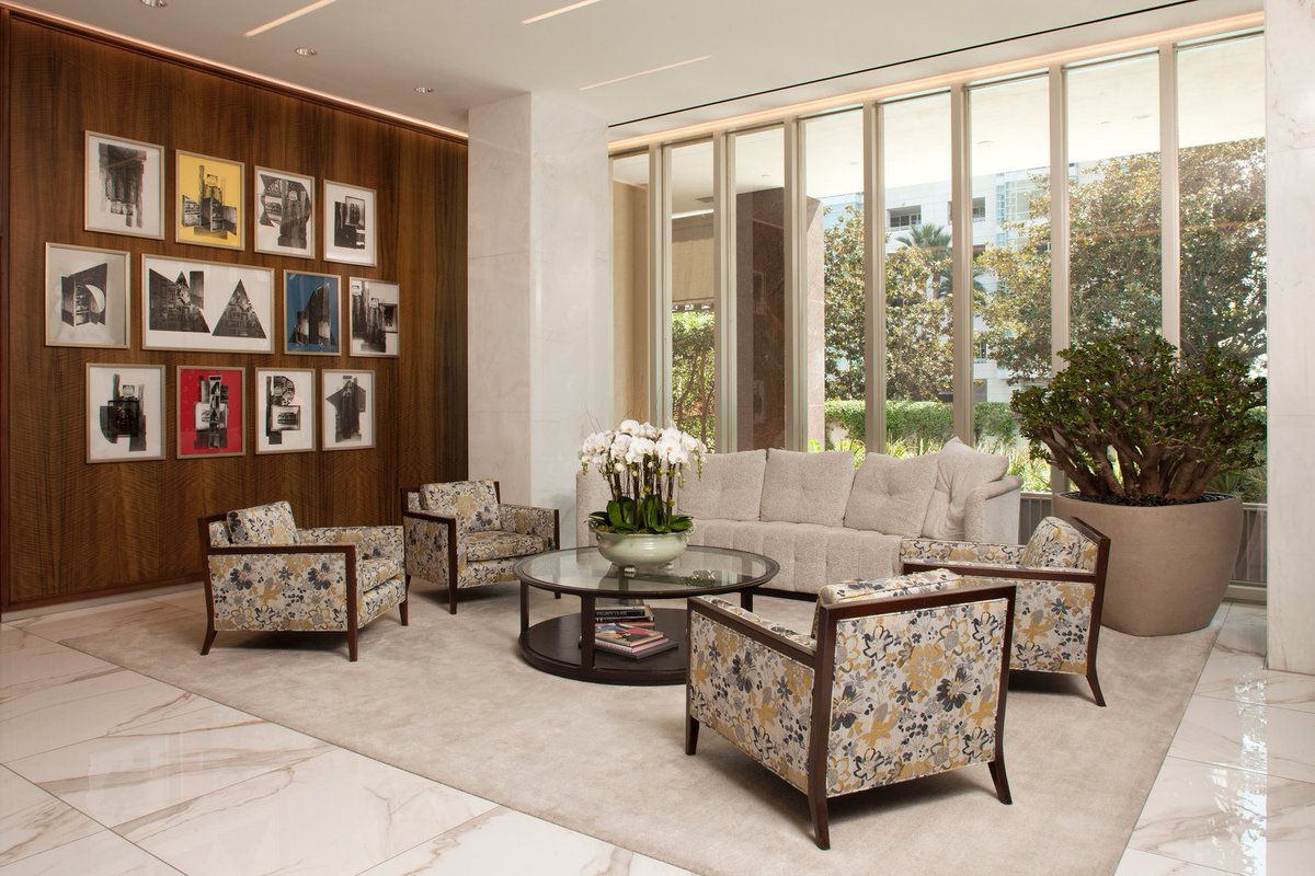 Wilshire Terrace, located in Los Angeles, had a once-outdated lobby and entry area that our ENV LA team completely transformed. Learn more: bit.ly/WilshireTerrac…