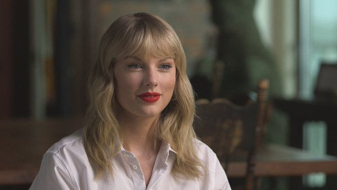 dannysthilld's tweet photo. Taylor é uma artista completa de compositora,atriz,cantora  e etc,ela é sem limite e é isso que me encanta nela.Ela não tem medo de se arriscar,de encara desafios fora da música.Taylor é dona de um império.
#LoverStreamingparty #LoverIn2Days 

#QuintaDetremuraSDV https://t.co/BWxOlg9uOR