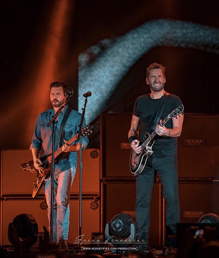 NBFansGermany's tweet photo. New photo of Ryan and Chad by acoustified on Instagram (https://t.co/MWFusgHdH9) taken at the show in Gilford, New Hempshire (USA) on July 17, 2019. #NB2019 #NickelbackLive https://t.co/x7cTLvuDRK