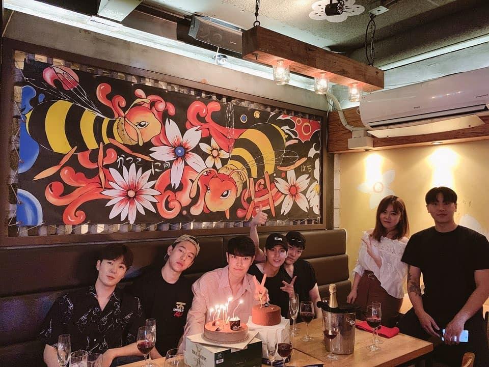 KathyMyon's tweet photo. Ah, so Daehyun and Junhong were at Suyoung's birthday party 🤭

https://t.co/ZUgV2ehViX https://t.co/Bp4KQeHwWc