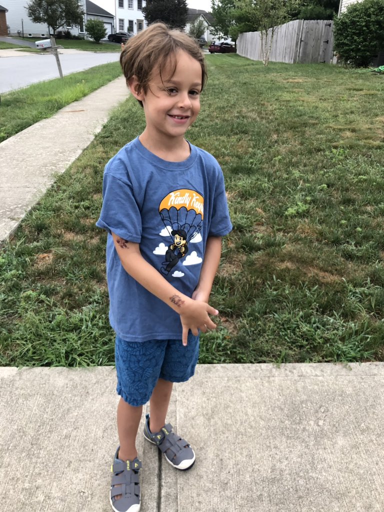 TJWtriplet's tweet photo. #FirstDayCCS https://t.co/sNhfvBOU2F