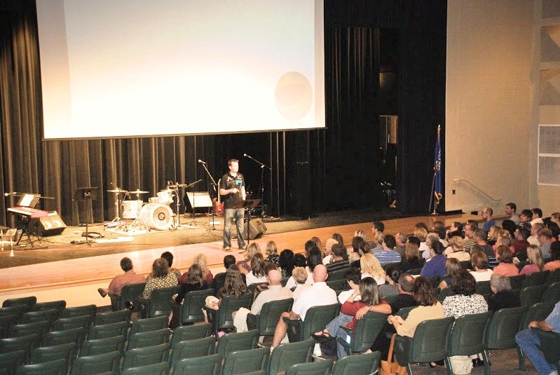 GLCHURCH's tweet photo. Thanks to everyone who showed up in the early days and helped Great Lakes Church get started! We're celebrating our 10 birthday next month... https://t.co/gzxm8NsMEh https://t.co/jB3rXVtdF3