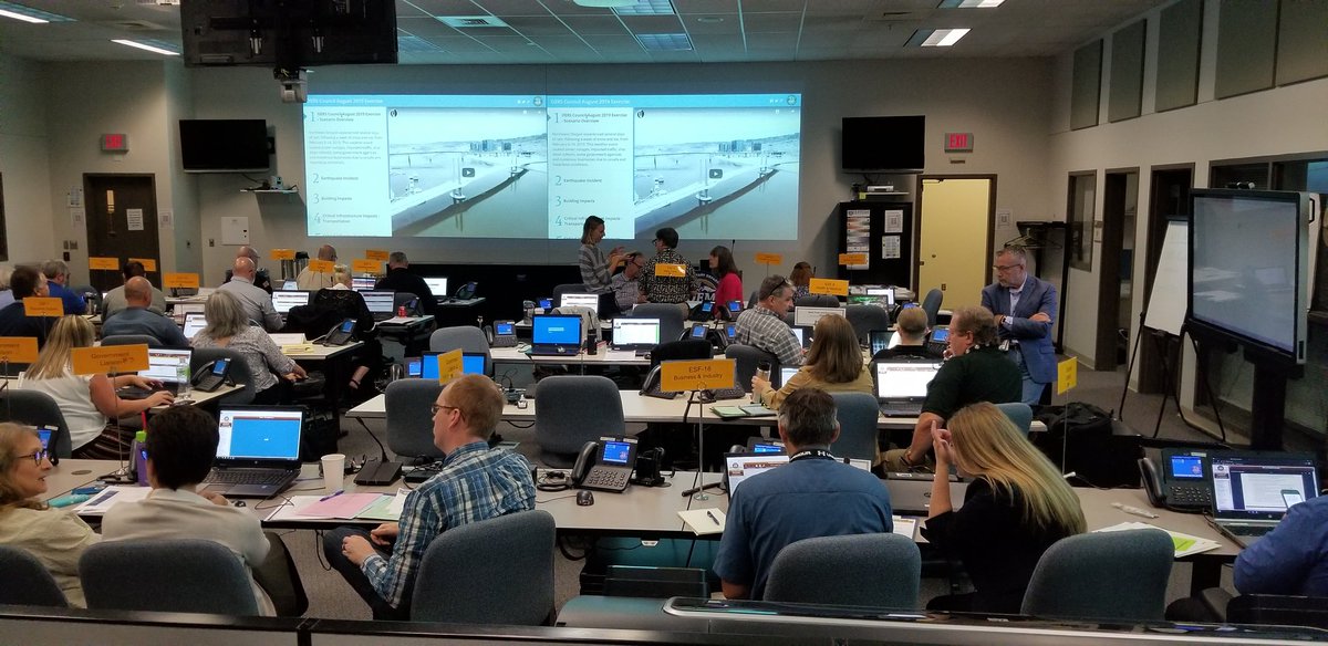DanielStoelb's tweet photo. Big exercise with state agency partners today using #gis #storymap and our OpsCenter application!! @OregonOEM @GISPublicSafety @EsriDRP @EsriSLGov @ArcGISStoryMaps https://t.co/wRlxmMrq9E