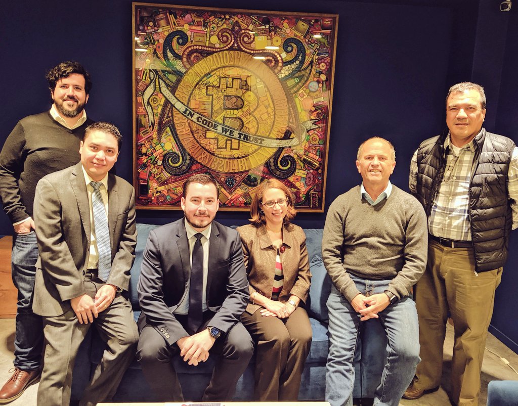 bitexlatam's tweet photo. Hoy nos visitaron las autoridades del Banco Central y Comisión Nacional de Bancos y seguros de Honduras donde expusimos sobre las oportunidades que hay en el uso de la tecnología #bitcoin en transferencias internacionales en la región. https://t.co/aZP4pD1nTK