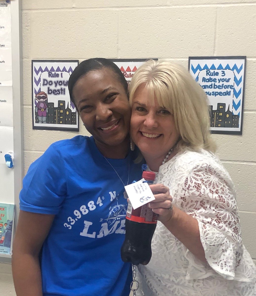 Delivering a Coke and a Smile to our new Mariner Faculty today! #loveyourpeople #lmeslife #navigatingweek1 ⁦@MarinerMates⁩ ⁦@jstanleyfl⁩