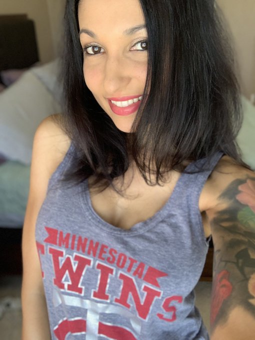 How is everyone today? 😜 https://t.co/3U787hBd0H