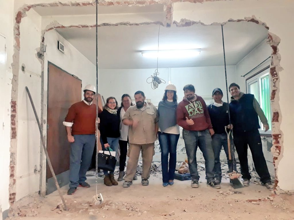 sabrinagallonqn's tweet photo. Gracias a todos los que son parte de éste proyecto de #RecuperaciónEdilicia. Se finalizo el cambio de cerámicos de todos los consultorios de odontología. #Hoy se continúa con la guardia. #ShockRoom
#HospitalBouquetRoldán
#RecuperoFinanciero
Se sigue... https://t.co/SZL0aBJgkQ