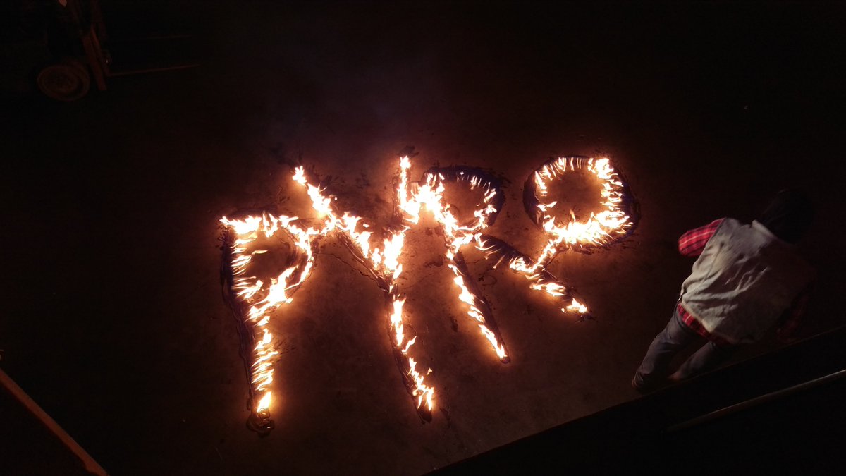 Hard to believe that Pyromaniac is over 3 years old! 🤯 
Been a wild ride since we dropped our Desert Wake EP in 2016! <a href="/Spotify/">Spotify</a> link below 👇

open.spotify.com/track/4J5VSmiC…

#Spotify #SPOTIFYPLAYLIST #playlists #Rockandroll #ThrowbackThursday #TBT #MusicIsLife #music