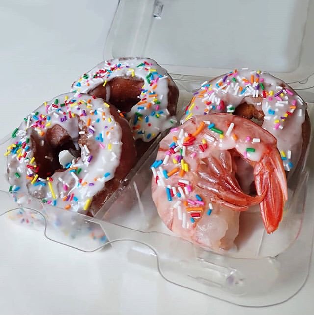 GGB_B_AND_B's tweet photo. Time for sugar... mmmmmmh 
L’heure est à la friandise coupable dans la caverne d’Ali BABa... à vos spatules of course ! 
#diabete #mmmh #orrose #whatelse #labase #donnuts #frenchfood #healthy #hum 
#BNB #helloBAB

#BIROU https://t.co/YBnZwOkMfX